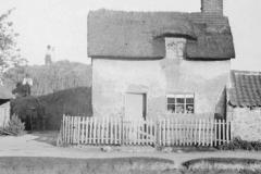 This little cottage stood where Ross Villas are now on The Green. In 1880 the jay family lived there and were saddlers.