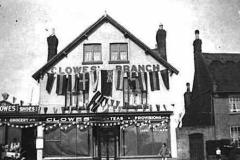 Clowes store sold shoes, groceries, teas & general provisions.