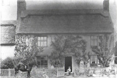 Hope Cottage, The Green was the home of Oliver Starling and his family from about 1890 to 1911. He was a farmer and agricultural engineer.