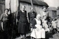 The Hut, Black Street
