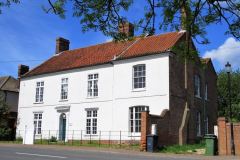 The right-hand (east) end of Brooklyn House was the Royal Oak pub or beer house for about 100 years from 1789 onwards.