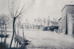 1905 Kings-Arms-and-pond-before-the-edge-was-concreted